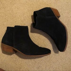 Like new! Jack Rogers Bailee Suede Bootie, Sz 8.5